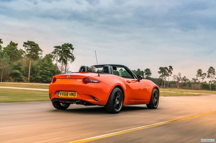2019 Mazda MX-5 30th Anniversary - фотография 23 из 40