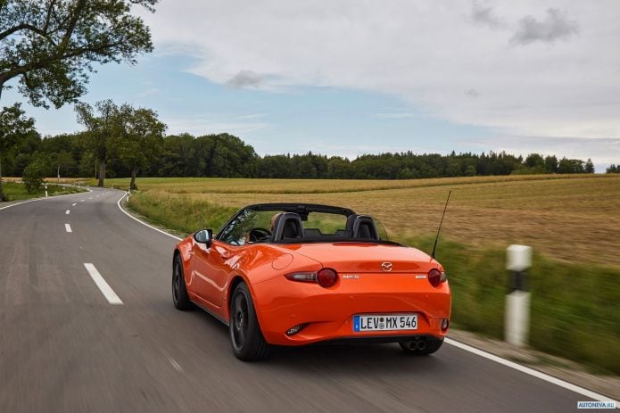 2019 Mazda MX-5 30th Anniversary - фотография 27 из 40