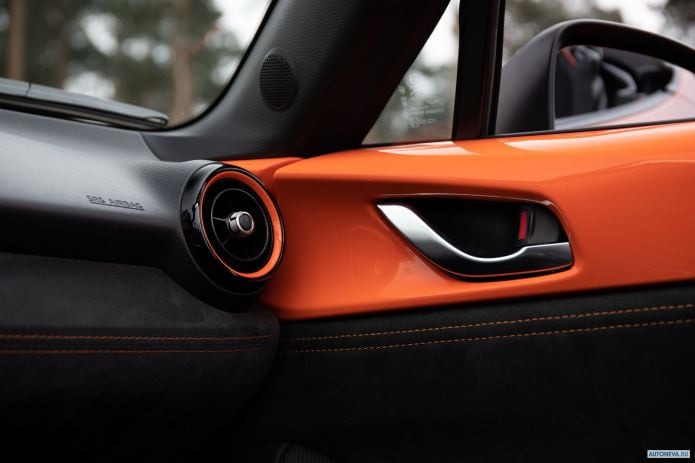 2019 Mazda MX-5 30th Anniversary - фотография 29 из 40