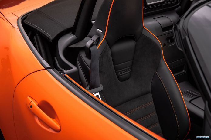 2019 Mazda MX-5 30th Anniversary - фотография 30 из 40