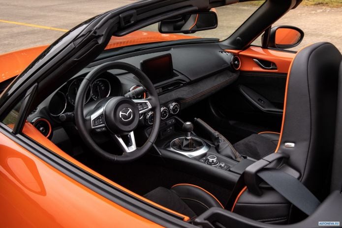 2019 Mazda MX-5 30th Anniversary - фотография 31 из 40