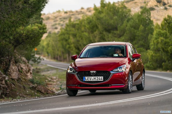 2020 Mazda 2 - фотография 2 из 40