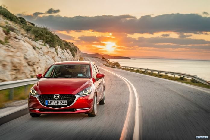 2020 Mazda 2 - фотография 3 из 40