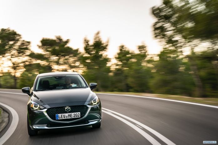 2020 Mazda 2 - фотография 4 из 40