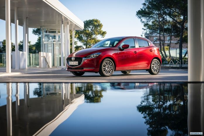 2020 Mazda 2 - фотография 7 из 40