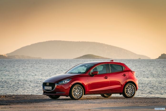 2020 Mazda 2 - фотография 10 из 40