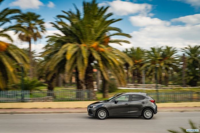 2020 Mazda 2 - фотография 16 из 40