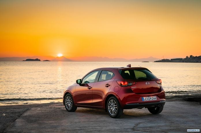 2020 Mazda 2 - фотография 21 из 40