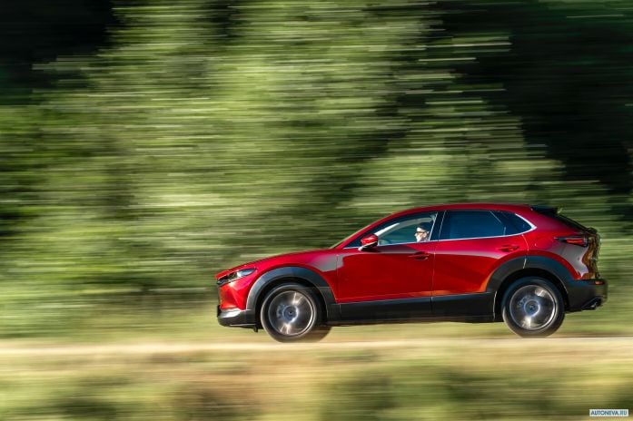 2020 Mazda CX-30 - фотография 14 из 40