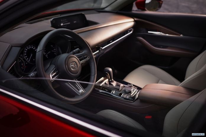 2020 Mazda CX-30 - фотография 30 из 40