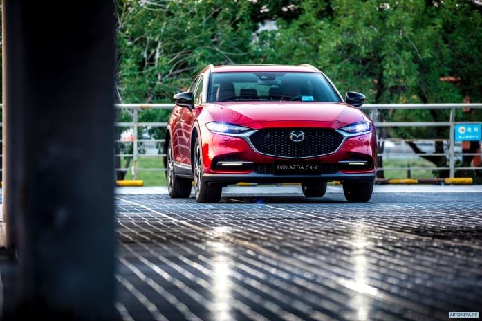 2020 Mazda CX-4 - фотография 1 из 2
