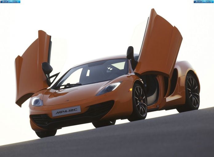 2011 McLaren MP4-12C - фотография 8 из 135