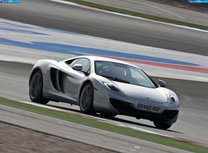 2011 McLaren MP4-12C - фотография 26 из 135