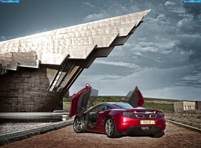 2011 McLaren MP4-12C - фотография 60 из 135