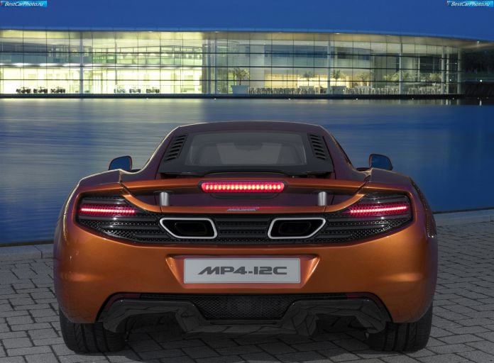 2011 McLaren MP4-12C - фотография 80 из 135