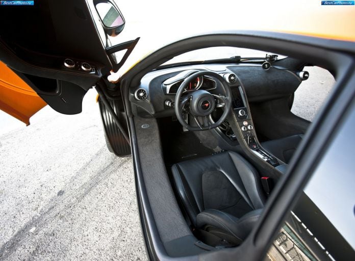 2011 McLaren MP4-12C - фотография 102 из 135 2011 McLaren MP4-12C - фотография 102 из 135