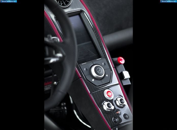 2011 McLaren MP4-12C - фотография 127 из 135 2011 McLaren MP4-12C - фотография 127 из 135