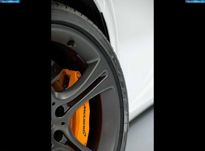 2011 McLaren MP4-12C - фотография 130 из 135 2011 McLaren MP4-12C - фотография 130 из 135