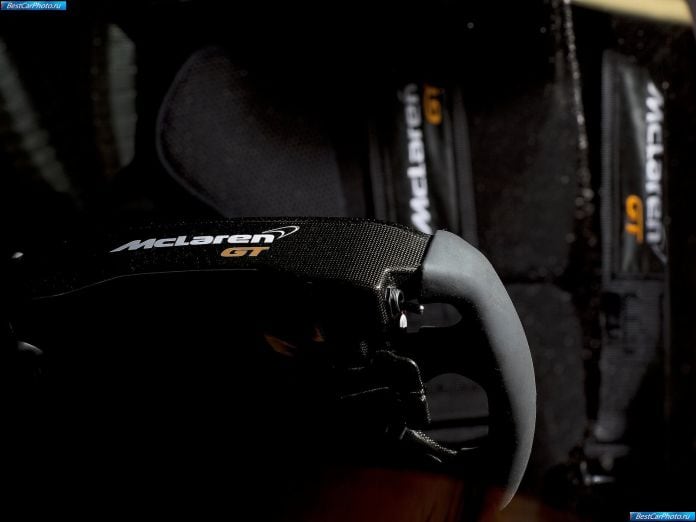 2011 McLaren MP4-12C GT3 - фотография 37 из 39 2011 McLaren MP4-12C GT3 - фотография 37 из 39