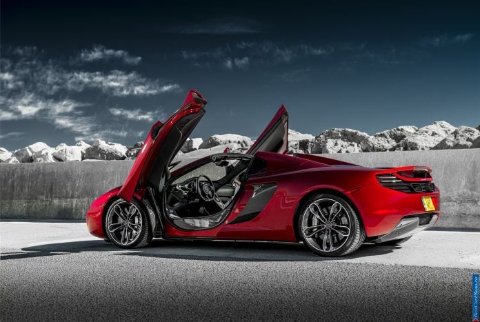 2012 McLaren MP4-12C Spyder - фотография 17 из 148 2012 McLaren MP4-12C Spyder - фотография 17 из 148
