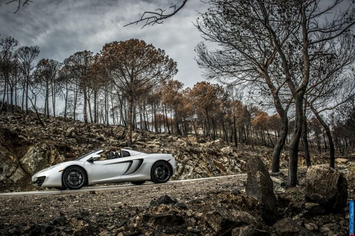 2012 McLaren MP4-12C Spyder - фотография 81 из 148