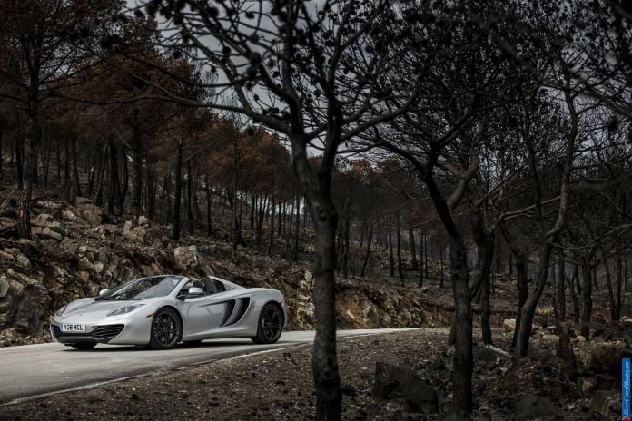 2012 McLaren MP4-12C Spyder - фотография 86 из 148