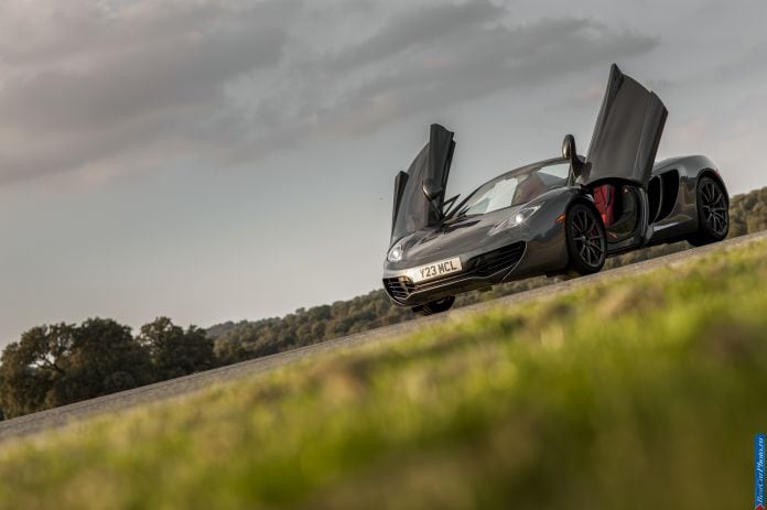 2012 McLaren MP4-12C Spyder - фотография 117 из 148 2012 McLaren MP4-12C Spyder - фотография 117 из 148