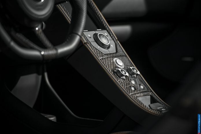 2012 McLaren MP4-12C Spyder - фотография 139 из 148