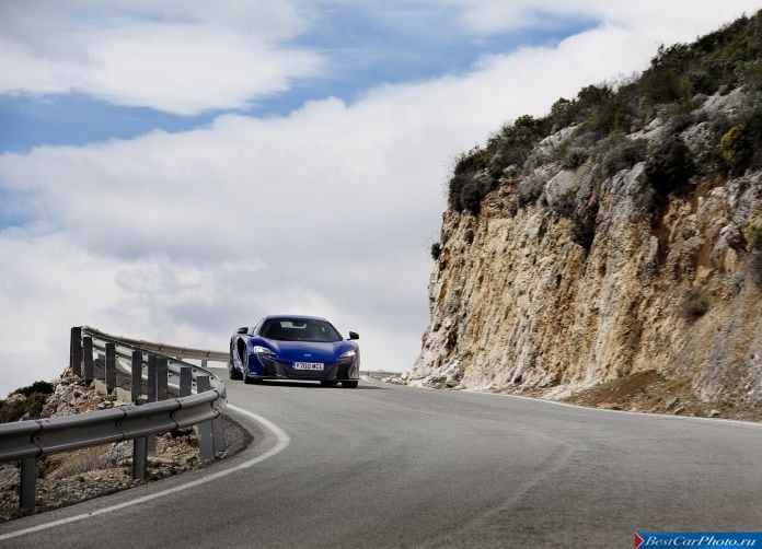 2015 McLaren 650S - фотография 44 из 71