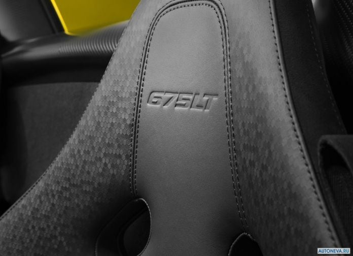 2017 McLaren 675LT Spider - фотография 45 из 56