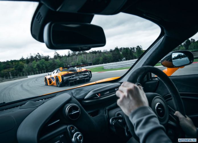2019 McLaren 720S Track Pack - фотография 8 из 12 2019 McLaren 720S Track Pack - фотография 8 из 12