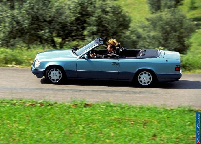 1991 Mercedes-Benz E-Class Cabriolet - фотография 33 из 55