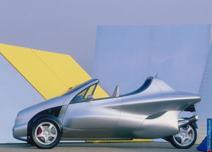 1997 Mercedes-Benz F 300 Concept - фотография 8 из 35