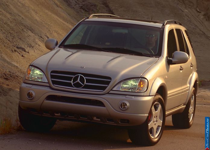 2000 Mercedes-Benz ML55 AMG - фотография 1 из 5 2000 Mercedes-Benz ML55 AMG - фотография 1 из 5