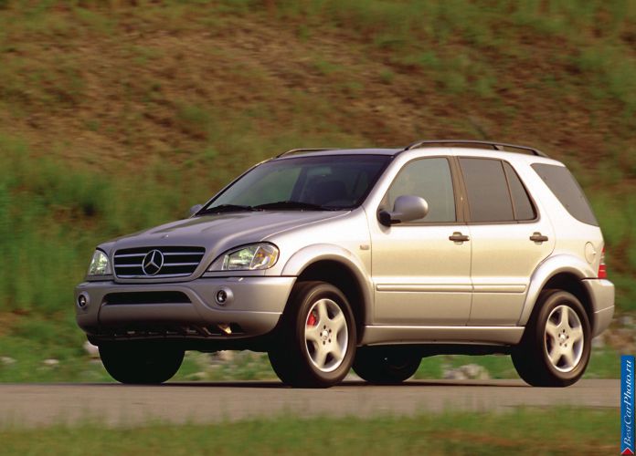 2000 Mercedes-Benz ML55 AMG - фотография 3 из 5