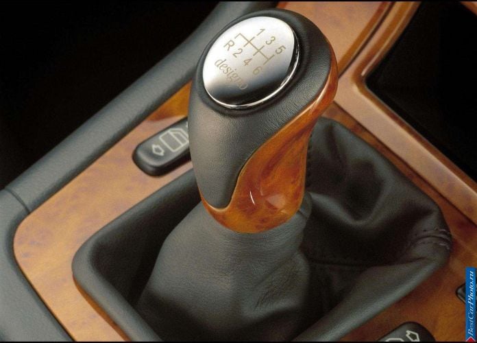 2000 Mercedes-Benz SLK320 - фотография 57 из 80