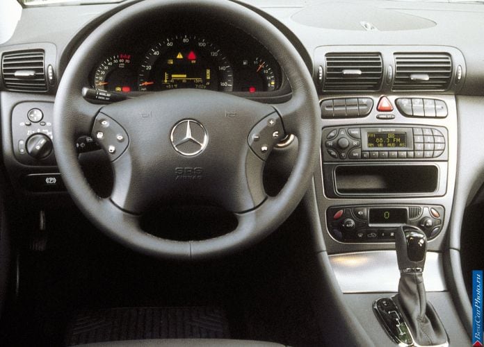 2001 Mercedes-Benz C-Class - фотография 9 из 10 2001 Mercedes-Benz C-Class - фотография 9 из 10