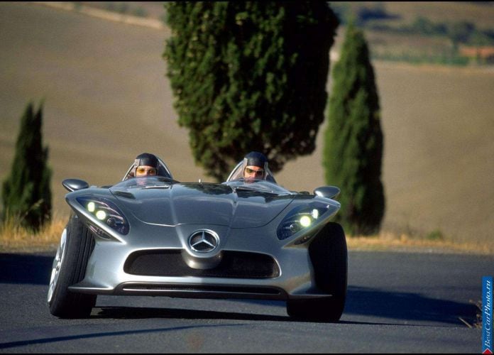 2001 Mercedes-Benz F 400 Carving Concept - фотография 7 из 24