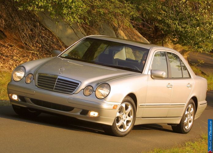 2002 Mercedes-Benz E320 - фотография 3 из 6