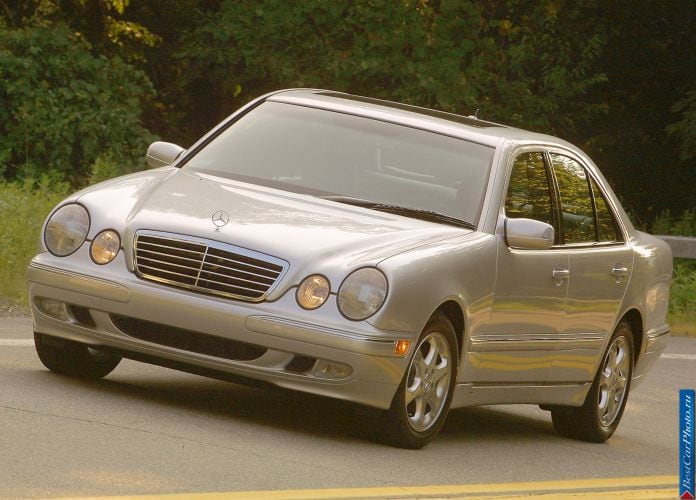 2002 Mercedes-Benz E320 - фотография 4 из 6