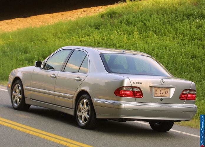 2002 Mercedes-Benz E320 - фотография 5 из 6