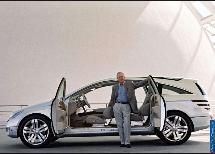 2002 Mercedes-Benz Vision GST Concept - фотография 5 из 13