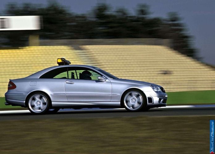 2003 Mercedes-Benz CLK55 AMG F1 Safety Car - фотография 2 из 9 2003 Mercedes-Benz CLK55 AMG F1 Safety Car - фотография 2 из 9
