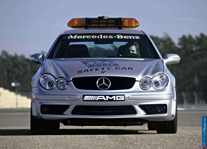 2003 Mercedes-Benz CLK55 AMG F1 Safety Car - фотография 4 из 9 2003 Mercedes-Benz CLK55 AMG F1 Safety Car - фотография 4 из 9