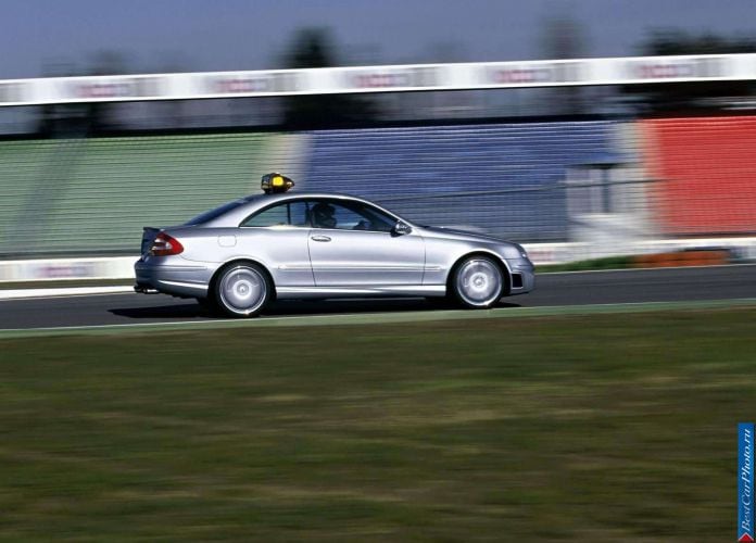 2003 Mercedes-Benz CLK55 AMG F1 Safety Car - фотография 6 из 9