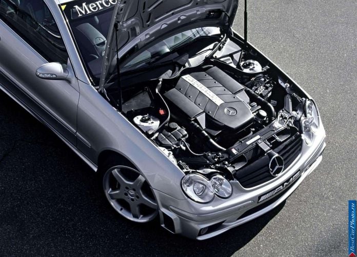 2003 Mercedes-Benz CLK55 AMG F1 Safety Car - фотография 8 из 9 2003 Mercedes-Benz CLK55 AMG F1 Safety Car - фотография 8 из 9