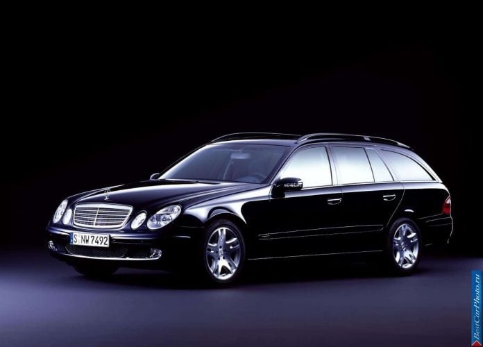 2003 Mercedes-Benz E200 Kompressor Estate Classic - фотография 1 из 16 2003 Mercedes-Benz E200 Kompressor Estate Classic - фотография 1 из 16