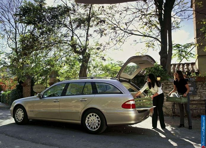2003 Mercedes-Benz E320 CDI Estate Elegance - фотография 7 из 12 2003 Mercedes-Benz E320 CDI Estate Elegance - фотография 7 из 12