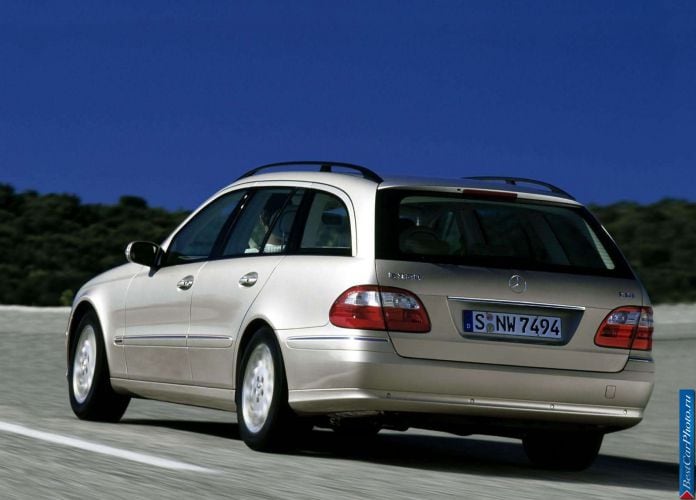 2003 Mercedes-Benz E320 CDI Estate Elegance - фотография 9 из 12 2003 Mercedes-Benz E320 CDI Estate Elegance - фотография 9 из 12