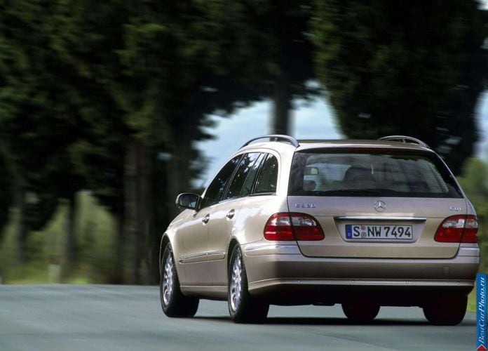 2003 Mercedes-Benz E320 CDI Estate Elegance - фотография 10 из 12 2003 Mercedes-Benz E320 CDI Estate Elegance - фотография 10 из 12